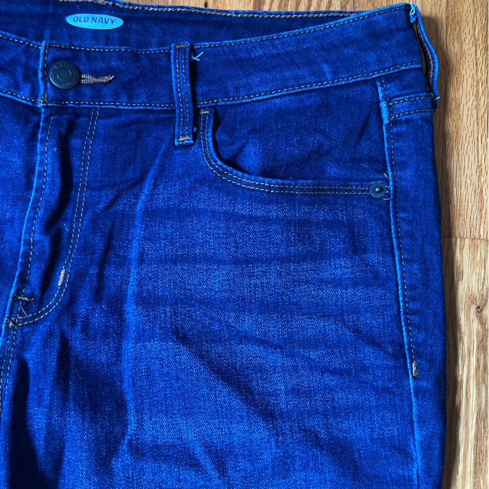 Denim Capri Pants ๐๐๐๐ - Picture 4 of 5